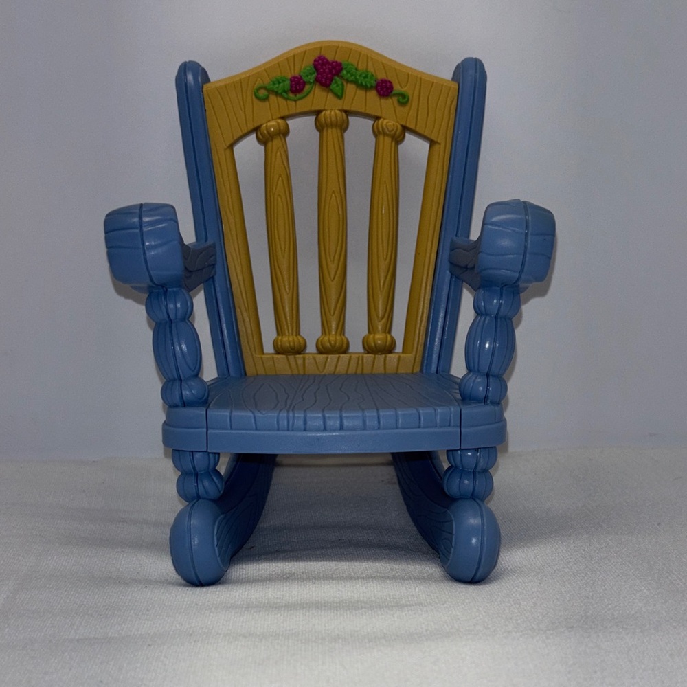 3/$30 1999 Fisher-Price Briarberry Bear rocking chair.